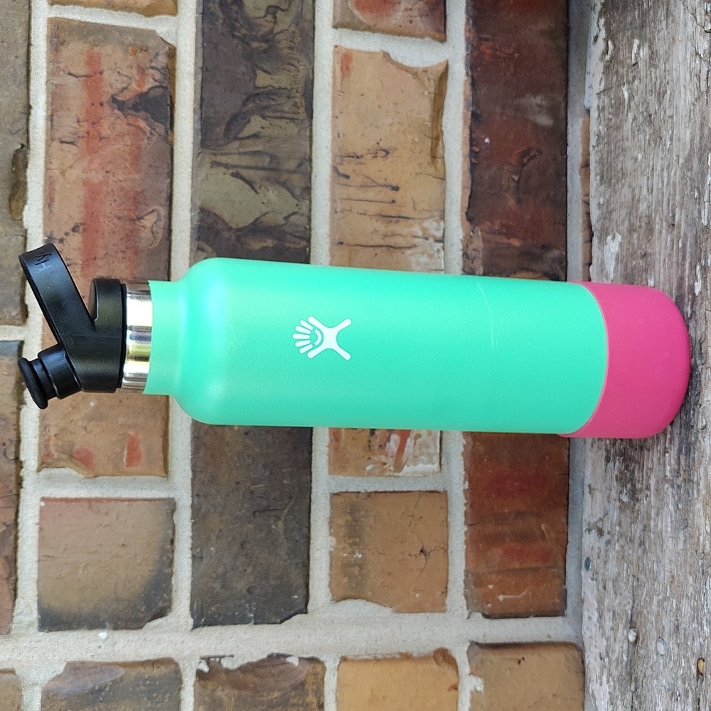 Hydro Flask 24 oz Aque With Pink Silicone Sleeve Pop Up Cap